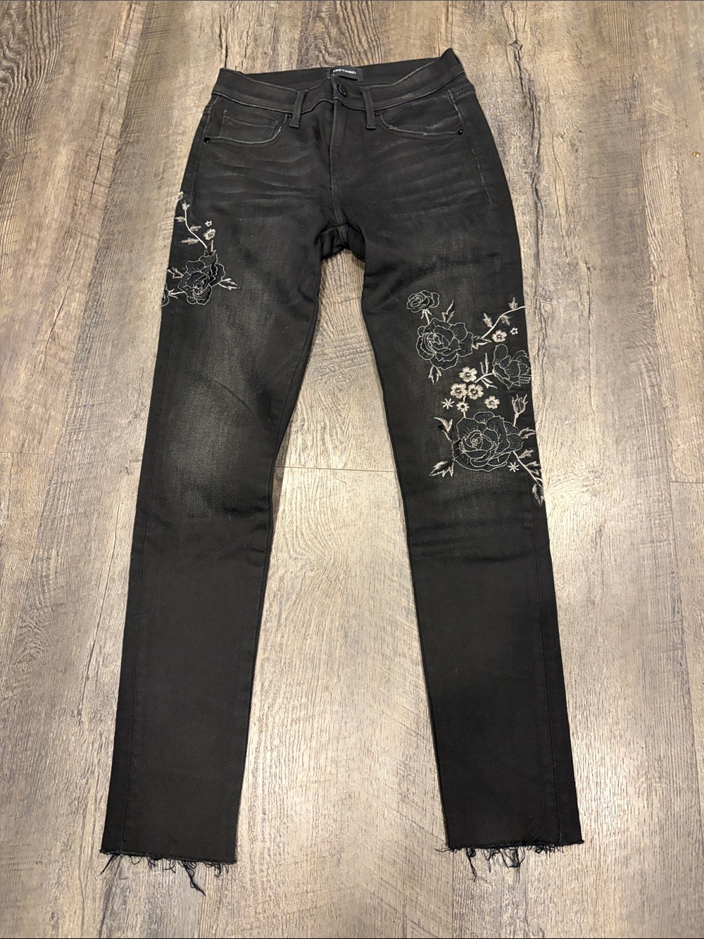 DRIFTWOOD Black Skinny Jeans with Floral Embroidery